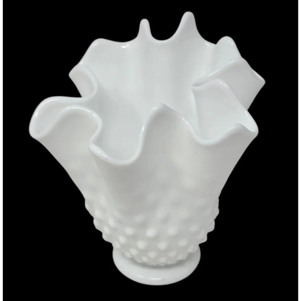Unmarked white hobnail
